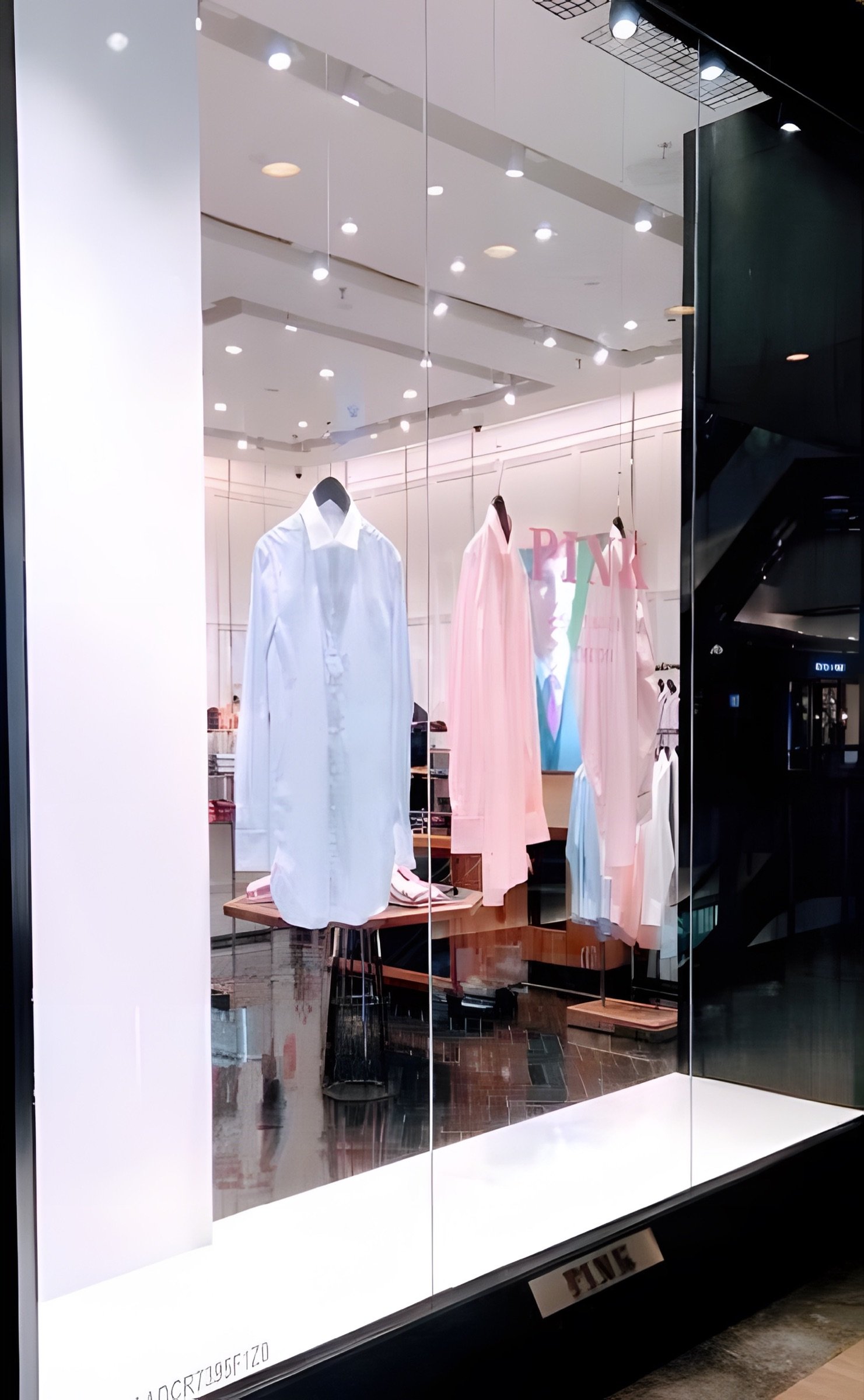 Thomas Pink storefront